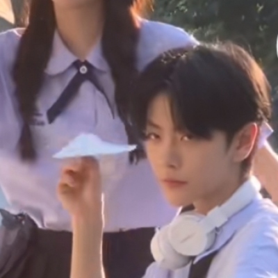 高清好看的真人年轻学生可用情头(精选24张)