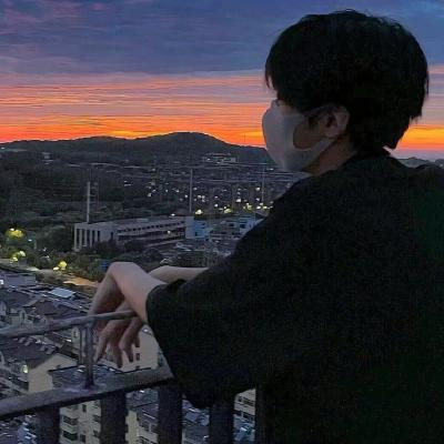 唯美高雅有诗意的微信头像图片男(精选24张)