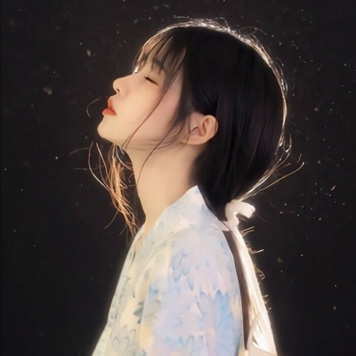 高雅有诗意的微信头像女(精选24张)