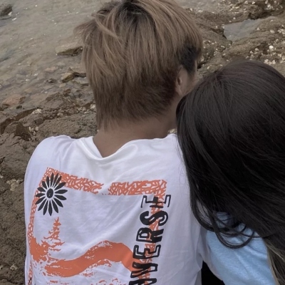 比较独特的情侣头像一左一右高清(精选20张)