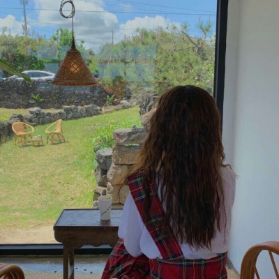 给人一种阳光的头像女背影(22张)