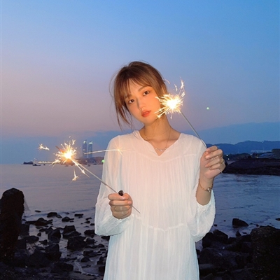 百看不厌的微信头像女生(14张)