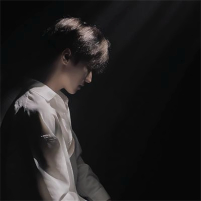 伤感头像男生心碎(18张)