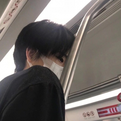 伤感头像男生心碎(18张)