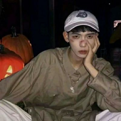 被感情伤透了的头像男生(18张)