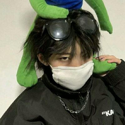 被感情伤透了的头像男生(18张)