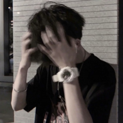 被感情伤透了的头像男生(18张)