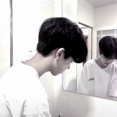 被感情伤透了的头像男生(18张)