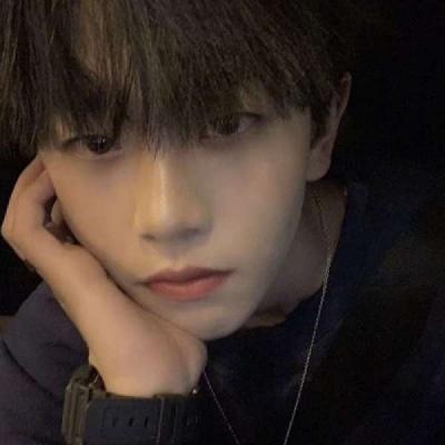 最伤感扎心的头像男(18张)