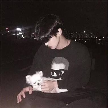 一男一女带宠物的情侣头像(精选22张)