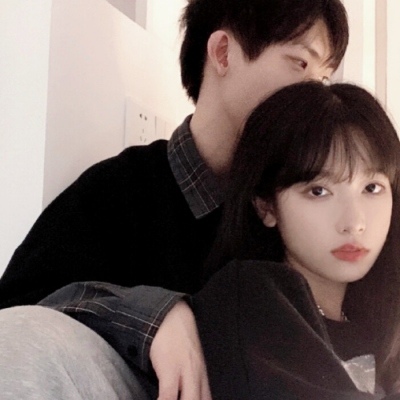 一左一右创意情侣头像(精选22张)