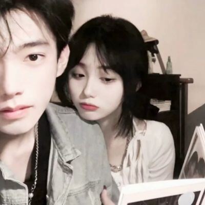 一左一右创意情侣头像(精选22张)