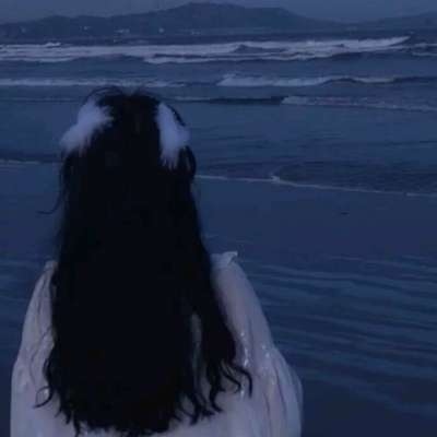 高清微丧女生头像(24张)