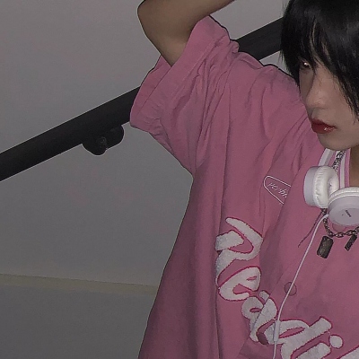 高清微丧女生头像(24张)