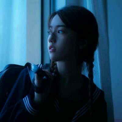 高清微丧女生头像(24张)