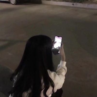 高清微丧女生头像(24张)