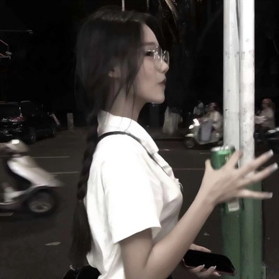 高清微丧女生头像(24张)