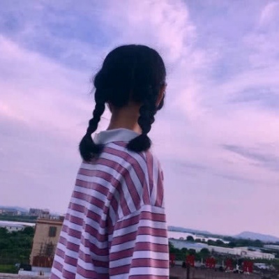 高清好看的霸气时尚可爱女生头像图片(精选24张)