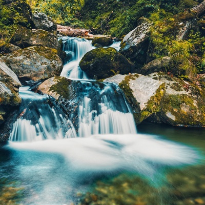 最吉利的山水微信头像(24张)