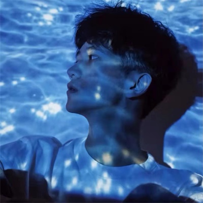 不易察觉情侣头像(24张)