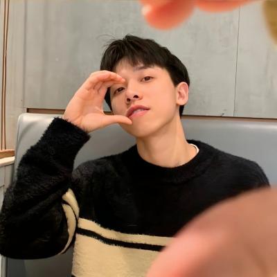 一左一右创意情侣头像(精选24张)