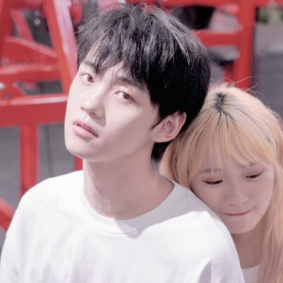 一左一右创意情侣头像(精选24张)