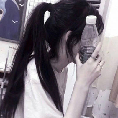 侧脸扎马尾辫女生头像(18张)