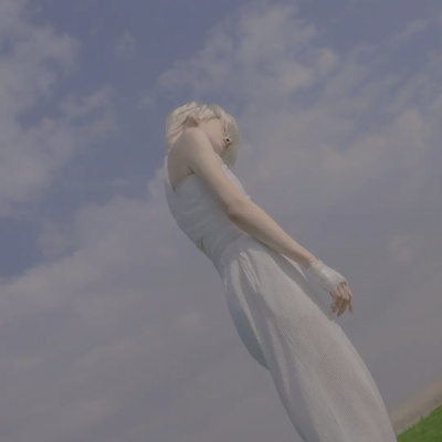 短发气质女生头像卡通头像(24张)