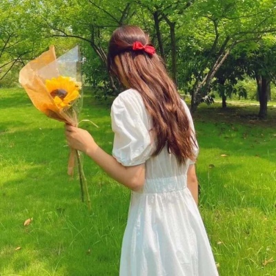 仙气飘飘的女生背影头像(精选22张)