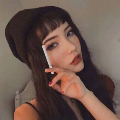 有一个女孩叼着烟的头像(精选22张)