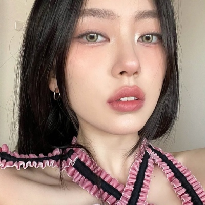 高冷清纯美女头像(精选24张)