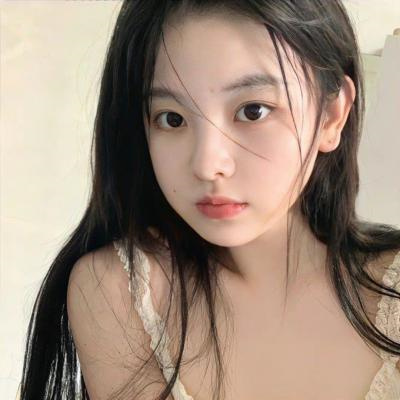 高清好看的微信女头真人ins风格图片(精选24张)