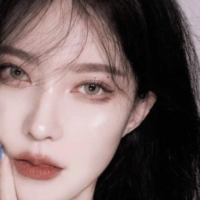 高清好看的微信女头真人ins风格图片(精选24张)