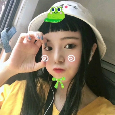 女生真人戴帽子头像(精选24张)