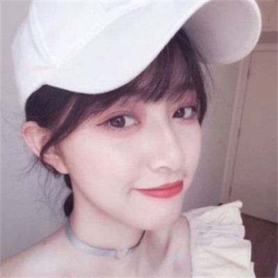 女生真人戴帽子头像(精选24张)