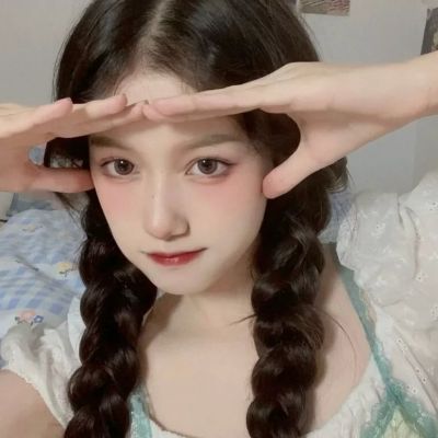 清新干净女头像(24张)