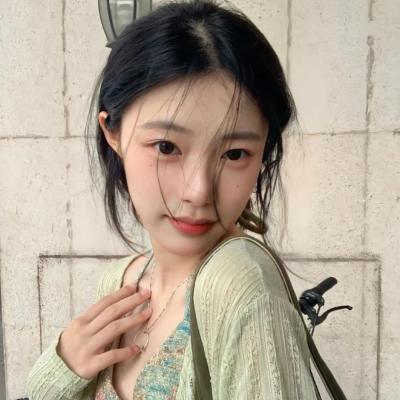 清新干净女头像(24张)