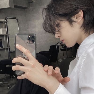 头像图片2023最火爆男微信(22张)