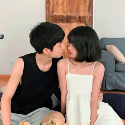 最近最火情侣头像(精选24张)