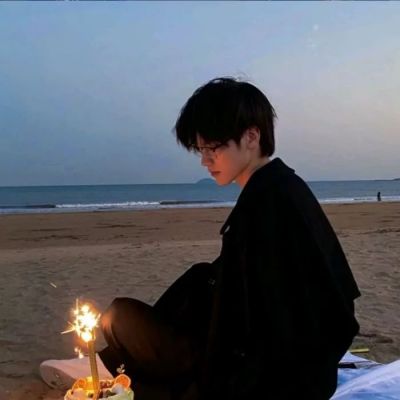 好看的女生图片头像(精选24张)