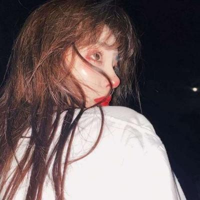 网红图片可爱女生头像(精选20张)