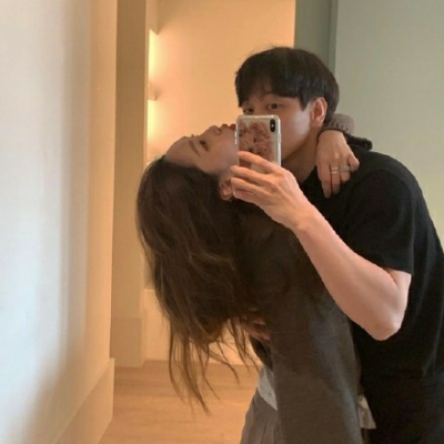 吻在一起的情侣头像(33张)