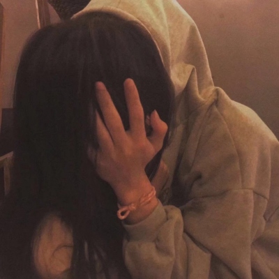 吻在一起的情侣头像(33张)