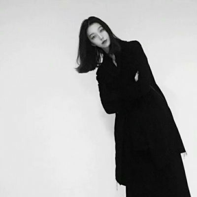 御姐黑白霸气头像(精选24张)