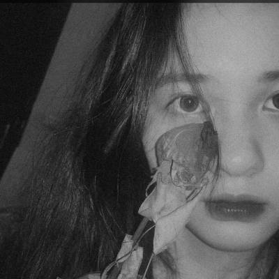 御姐黑白霸气头像(精选24张)