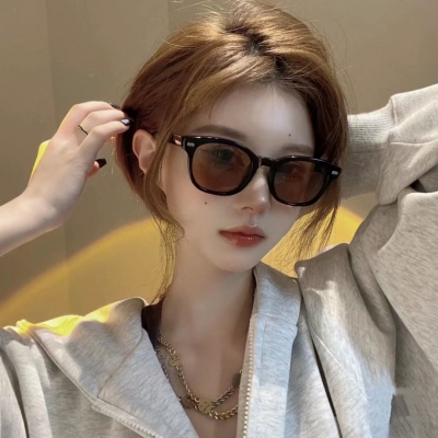 小众真人女生头像(24张)