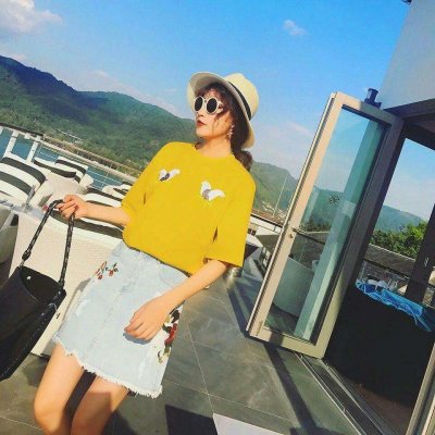 戴墨镜的稳重浪漫霸气女生头像(精选18张)