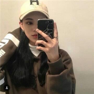 高清潮流范儿的图片女生头像大全(精选24张)