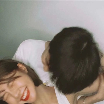 情侣头像一男一女真人分开(精选18张)