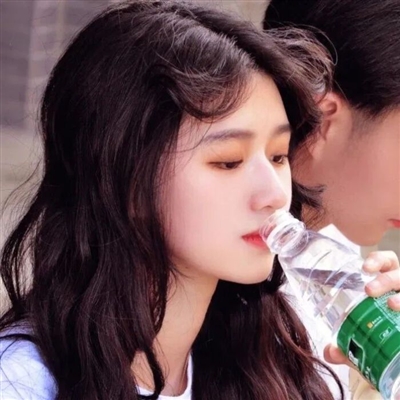 情侣头像一男一女真人分开(精选18张)